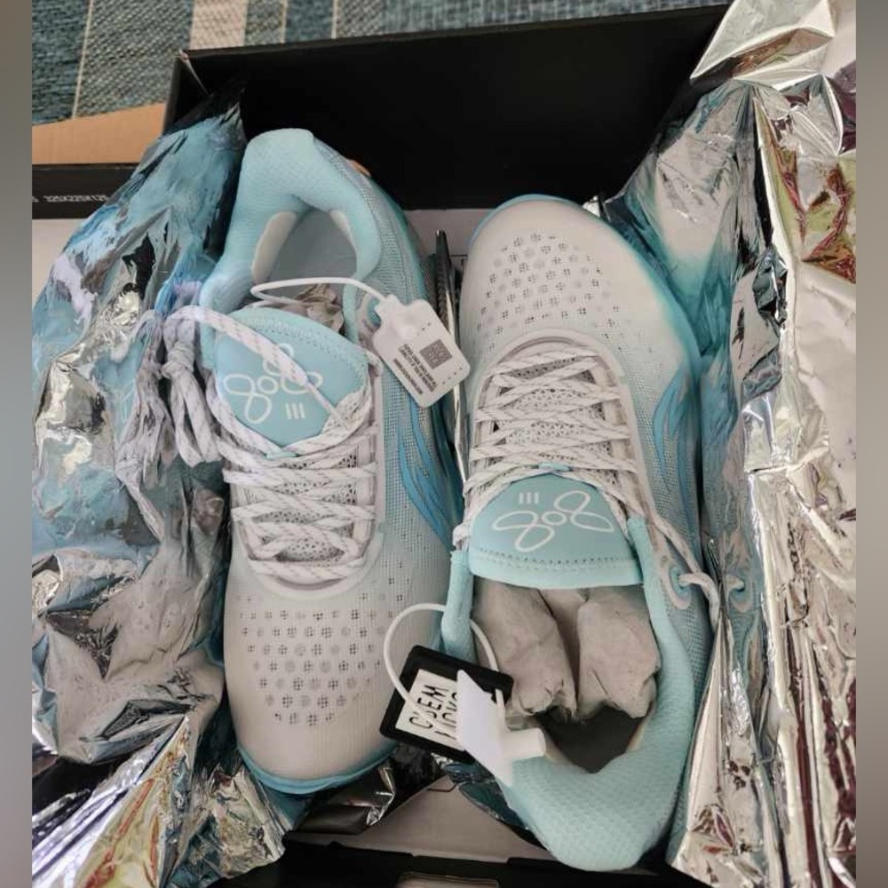 Li-Ning Way of Wade 808 III Ultra 'Oxygen'
ABAT051-4